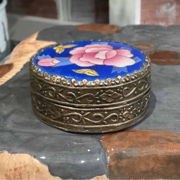 🔵 Vintage - Ornate Silver Plated - Mirrored Lid Trinket Box - Est. 70 years old - Picture 11 of 15